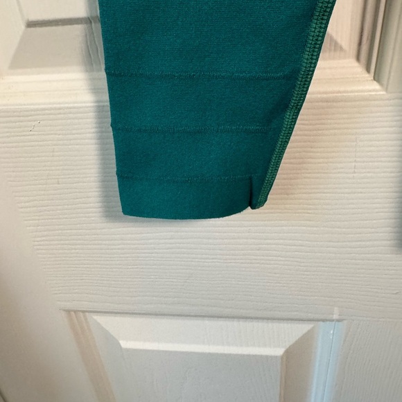 NWT Fabletics Sculptknit Classic Leggings Teal DIY Inseam High Rise Size Small - Picture 3 of 6